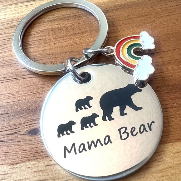 New Keychain Metal Gift Present Mom Mother Rainbow Engraved Mama Bear 3 Kids - Picture 1 of 3